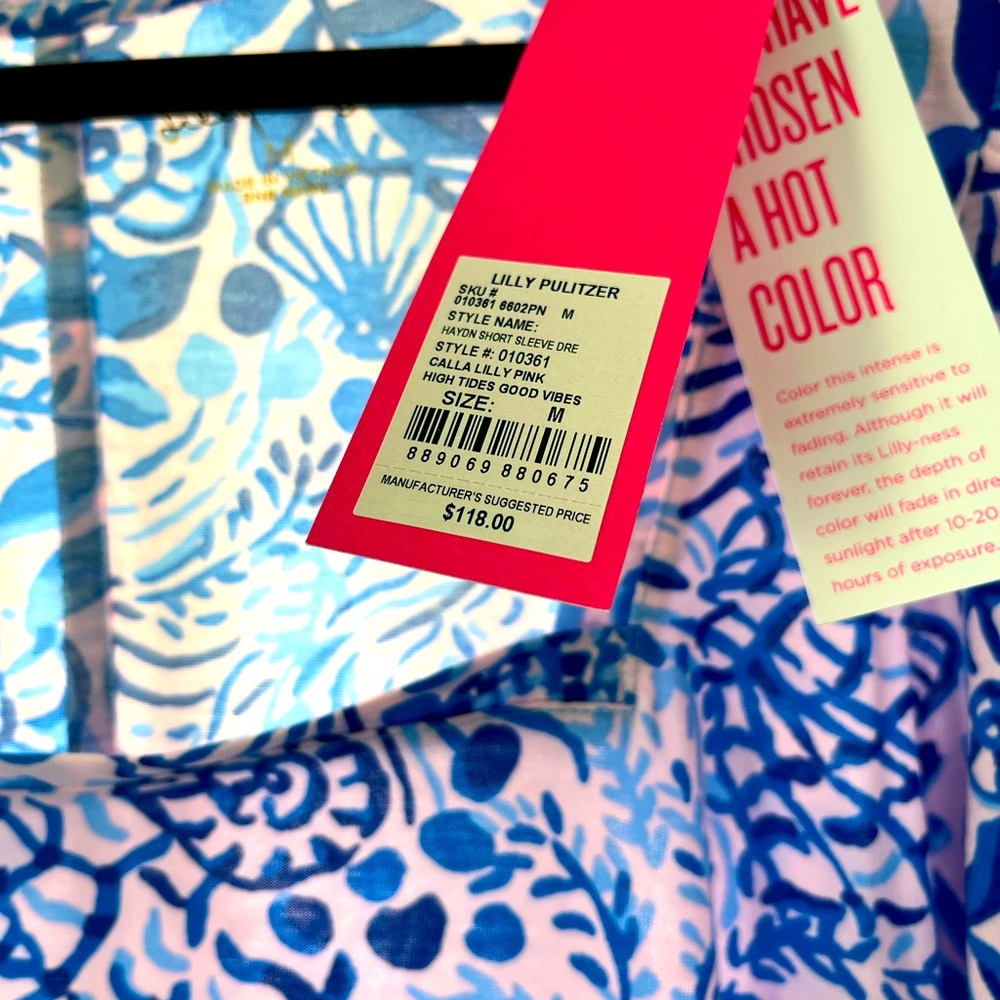 Brand new w tags. Cute summer dress. Size medium.